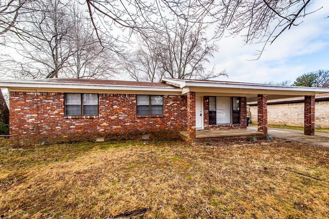 17 Chalet St in Cabot, AR - Building Photo