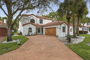 131 Island Way in Greenacres, FL - Building Photo