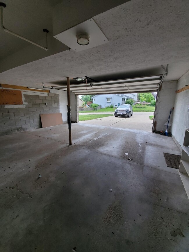 7955 Vernon Ave in Omaha, NE - Building Photo - Building Photo