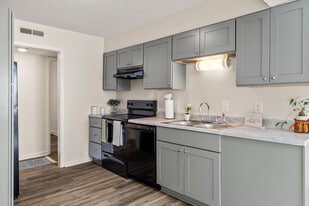 New Hanover Village Apartments in Wilmington, NC - Building Photo