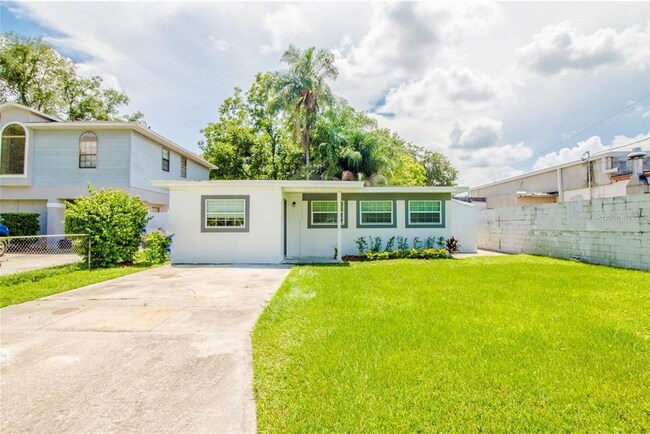 110 Charlotte St in Winter Garden, FL - Building Photo - Building Photo