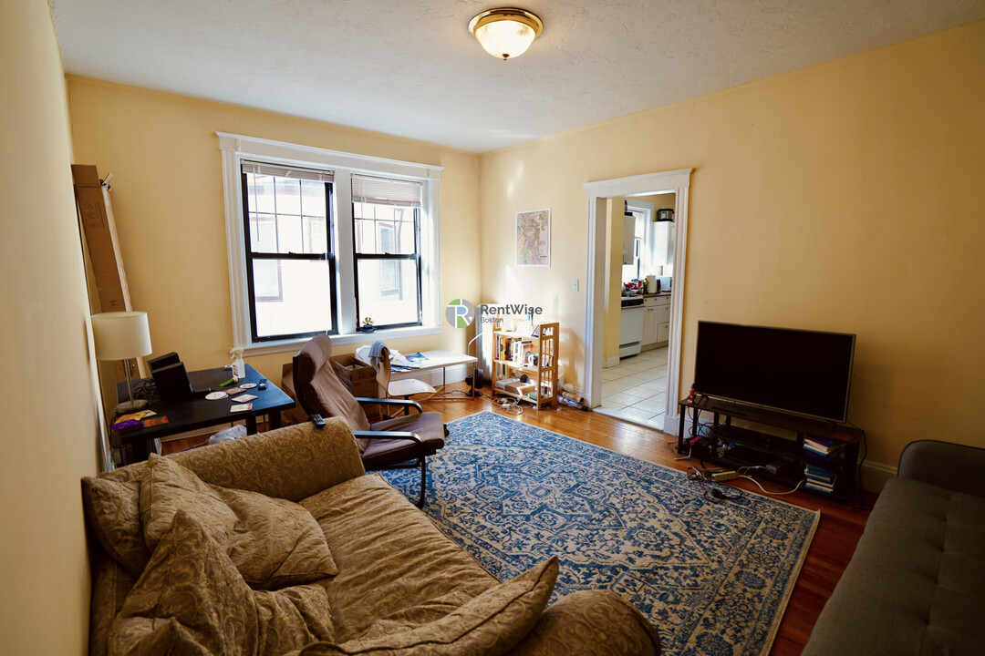 39 Clinton St in Cambridge, MA - Building Photo