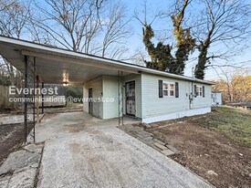 252 Meadowdale Ave in Birmingham, AL - Building Photo