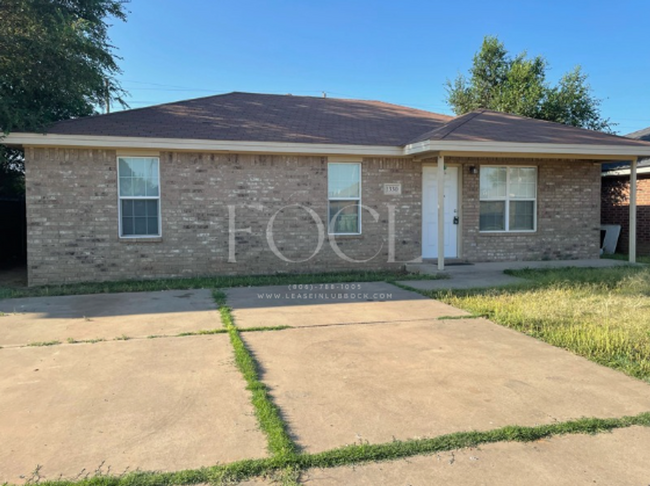 1330 E 25th St in Lubbock, TX - Building Photo - Building Photo