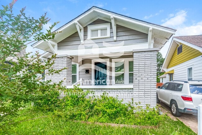 property at 1746 Center St S