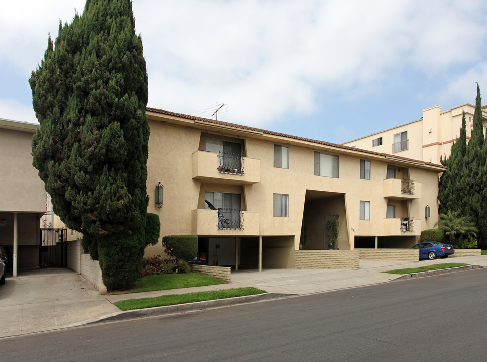 1631 Barry Ave in Los Angeles, CA - Foto de edificio