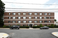 35 Glencoe St in Brighton, MA - Foto de edificio - Building Photo