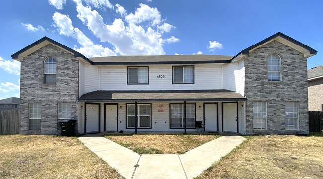 4509 Alan Kent Dr, Unit D in Killeen, TX - Foto de edificio - Building Photo