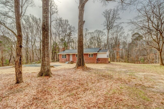136 Pony Barn Rd in Lawndale, NC - Building Photo - Building Photo