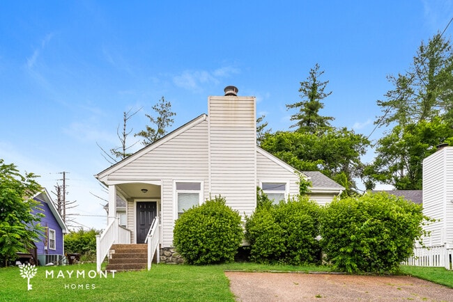 property at 707 Heritage Square Dr