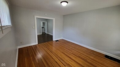 5216 E Walnut St in Indianapolis, IN - Building Photo - Building Photo