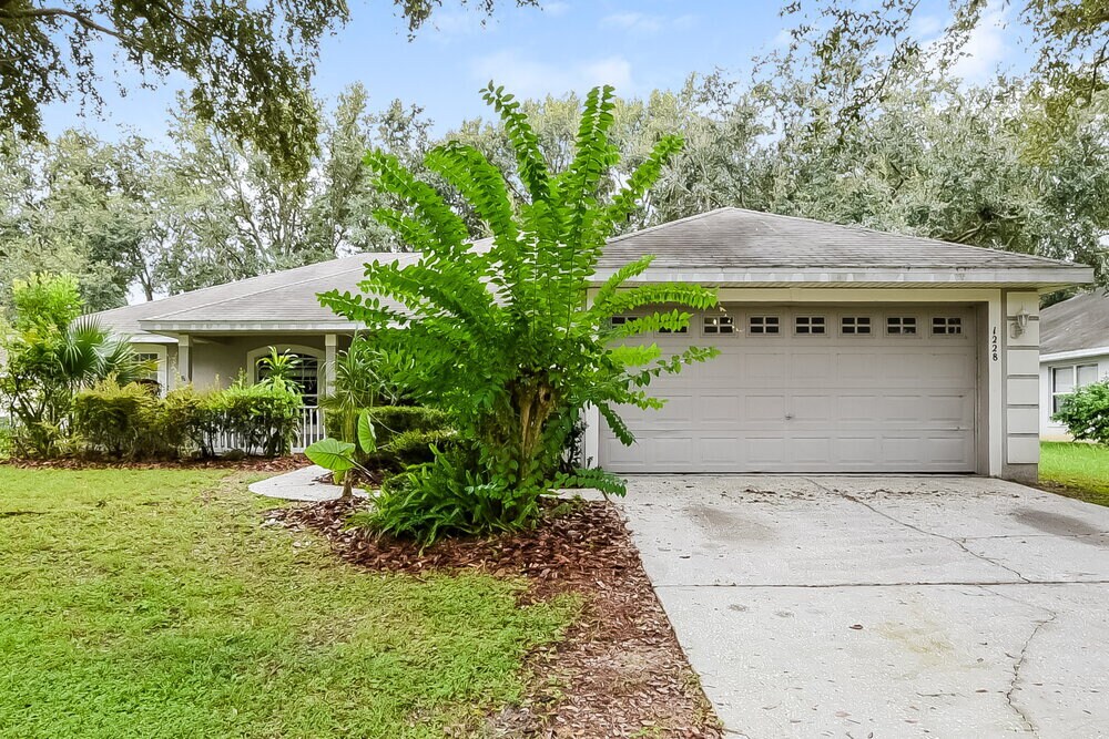 1228 Mt McKinley Ct in Apopka, FL - Building Photo