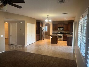 16412 W Hope Dr in Surprise, AZ - Building Photo - Building Photo
