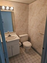 37 Lawton Brook Ln in Portsmouth, RI - Building Photo - Building Photo