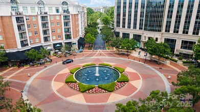 4625 Piedmont Row Dr, Unit 611 in Charlotte, NC - Foto de edificio - Building Photo