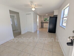 2033 20th St S in St. Petersburg, FL - Building Photo - Building Photo