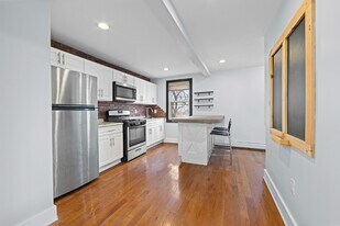 318 Old Bergen Rd, Unit 2 in Jersey City, NJ - Building Photo