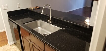 380 E Surfside Dr, Unit 380 in Port Hueneme, CA - Building Photo - Building Photo