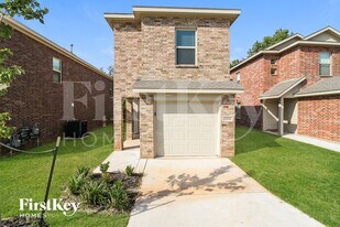 1935 Wolford Wy in Norman, OK - Building Photo