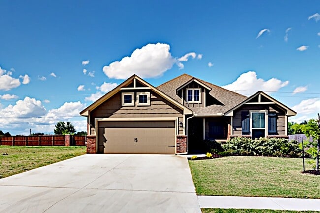329 E Georgia Terrace in Mustang, OK - Foto de edificio - Building Photo