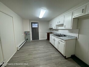 513 Oak St in Old Forge, PA - Building Photo - Building Photo