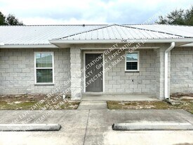 10583 SE 67 Ct in Belleview, FL - Building Photo