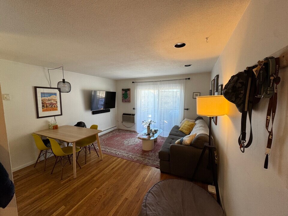 15 Euston Rd, Unit 19 in Boston, MA - Building Photo