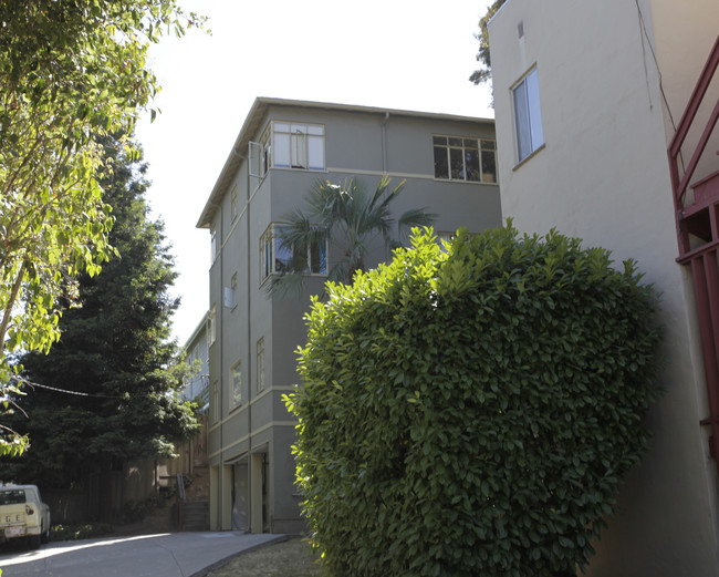 431 Linda Ave in Piedmont, CA - Foto de edificio - Building Photo