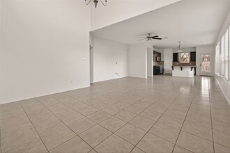 12102 City Trek Ln, Unit 2311 in Houston, TX - Foto de edificio - Building Photo