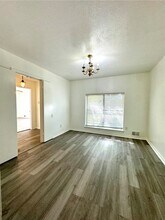 7747 Dentcrest Dr in Dallas, TX - Foto de edificio - Building Photo