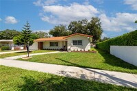 1025 NE 92nd St in Miami Shores, FL - Building Photo - Building Photo