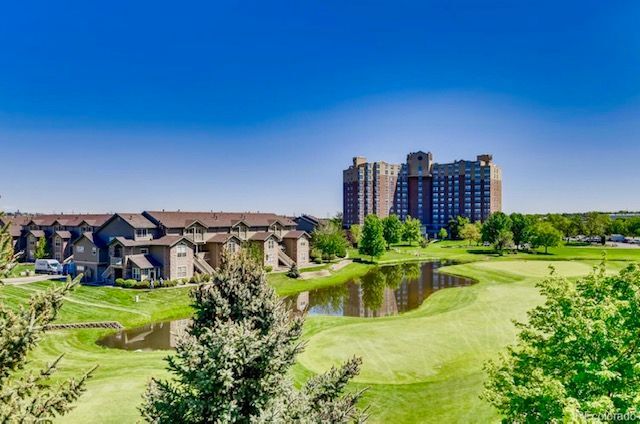 2860 W Riverwalk Cir in Littleton, CO - Building Photo