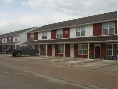 Crown Pointe Townhomes in Highland, IL - Foto de edificio - Building Photo