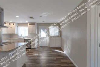 2558 E Alta Vista St in Tucson, AZ - Foto de edificio - Building Photo