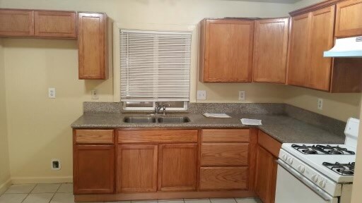 15268 Center St in Victorville, CA - Foto de edificio