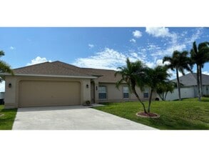 2702 NW 3rd Pl in Cape Coral, FL - Building Photo - Building Photo