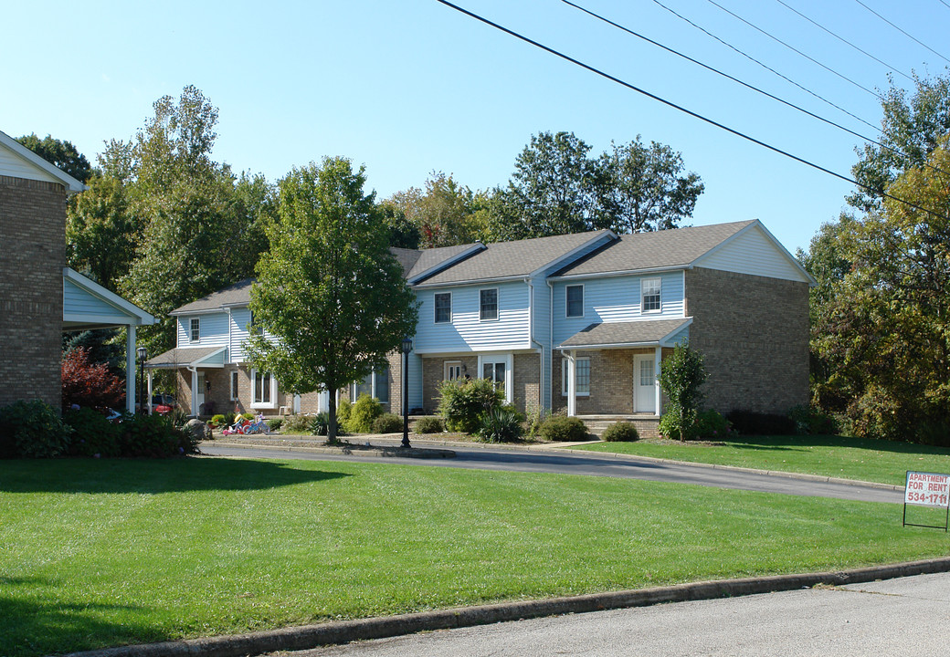 861 Park Ave in Hubbard, OH - Building Photo