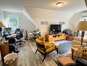 136 Academy Hill Rd in Boston, MA - Building Photo - Building Photo