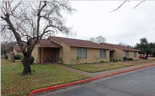 Senior Citizen Apartments Complex II in Ennis, TX - Building Photo - Building Photo