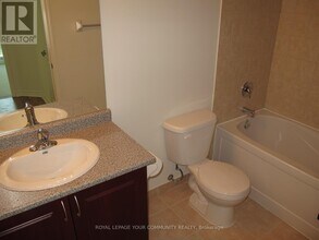 88 Grangeway Ave in Toronto, ON - Building Photo - Building Photo