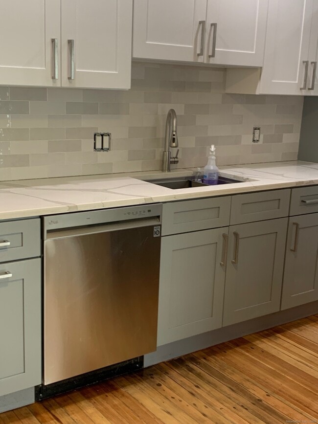 641 White St in Springfield, MA - Building Photo - Building Photo