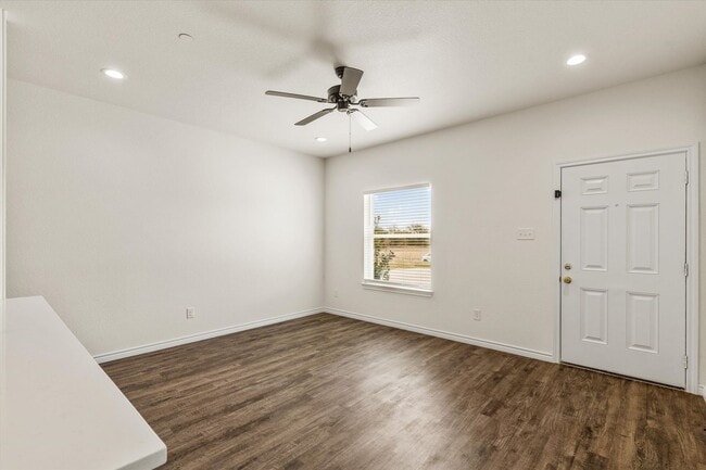 1402 Courtney Pl in Cleburne, TX - Building Photo - Building Photo