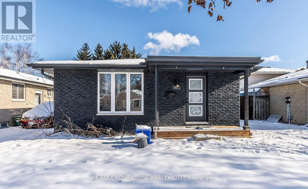 162 Speight Blvd in London, ON - Building Photo