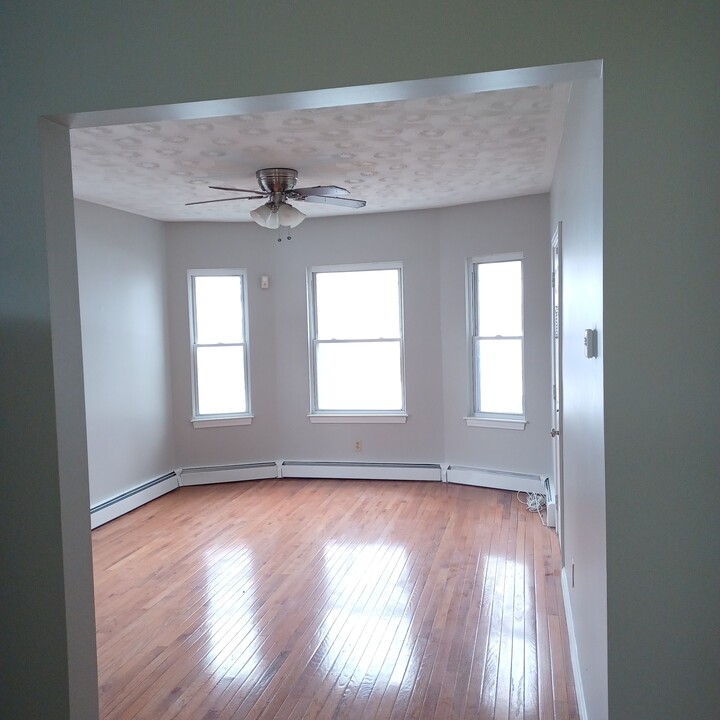 117 Swan St, Unit 2 in Methuen, MA - Foto de edificio