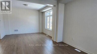 46 Sandhill Cres in Adjala-Tosorontio, ON - Building Photo - Building Photo