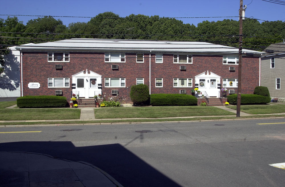 97 Bloomfield Ave in Nutley, NJ - Building Photo