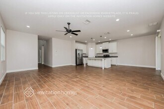 6524 Salt Creek Ave, Unit 204 in Apollo Beach, FL - Foto de edificio - Building Photo