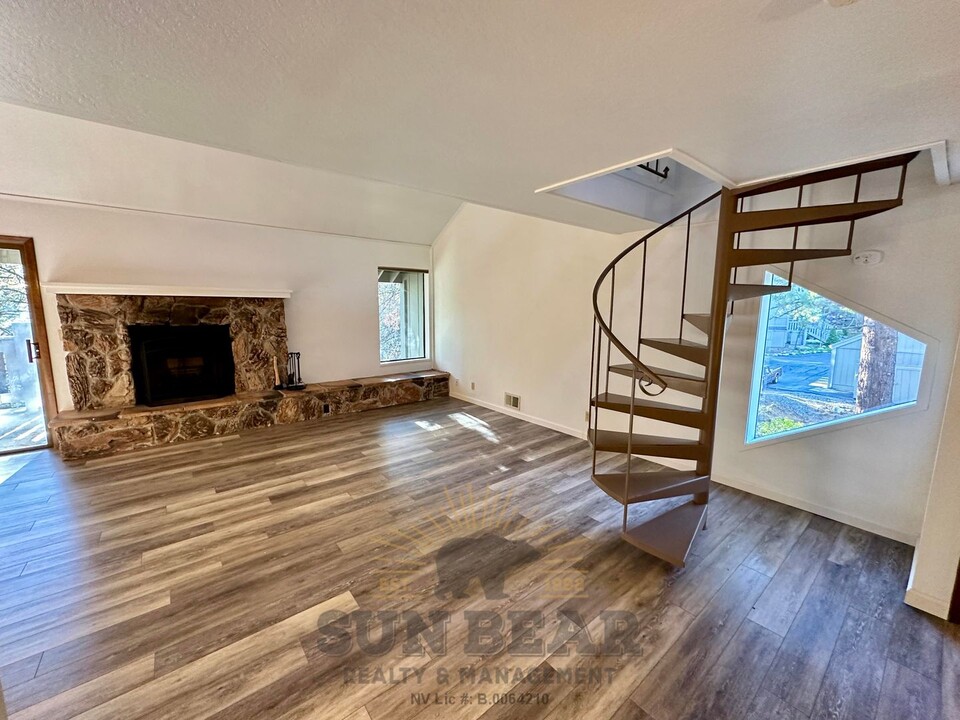 696 Village Blvd in Incline Village, NV - Building Photo