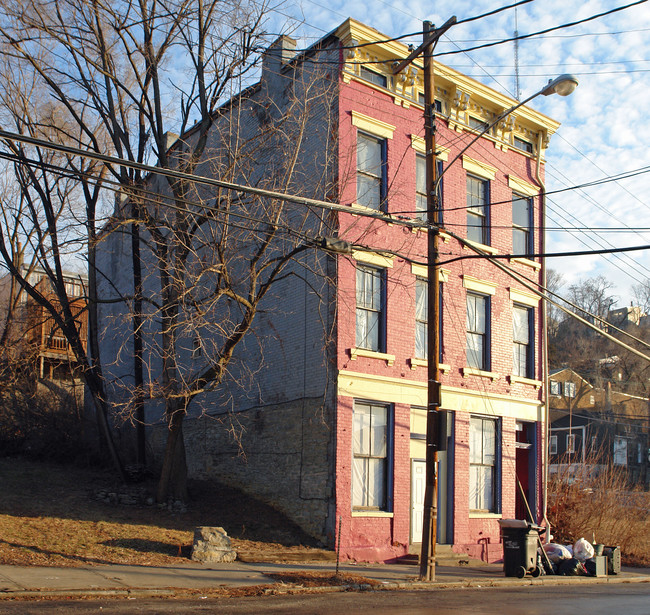 422 W McMicken Ave in Cincinnati, OH - Building Photo - Building Photo