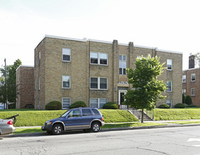 Ford View Apartments in St. Paul, MN - Building Photo - Building Photo